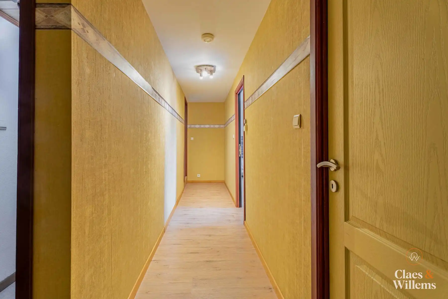 Ruime gezinswoning met 5 slaapkamers. foto 16