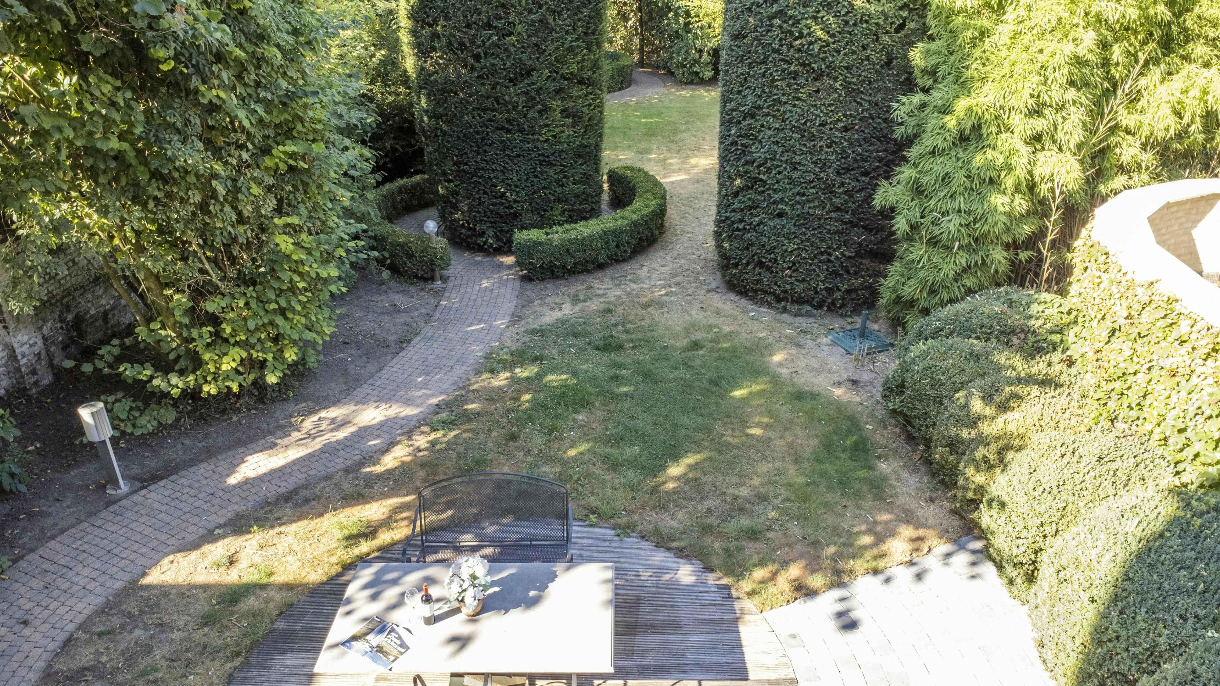 Schitterende herenwoning met parktuin te Komen foto 2
