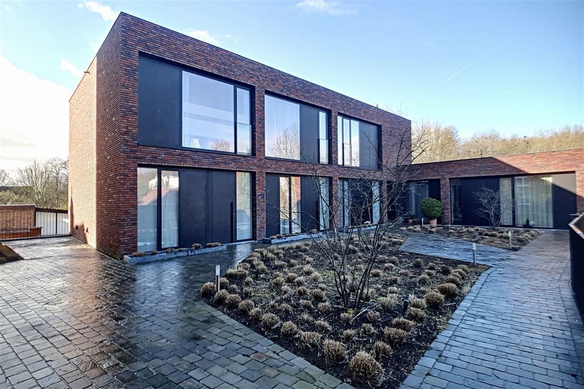 Moderne duplex met prachtig uitzicht foto {{pictureIndex}}