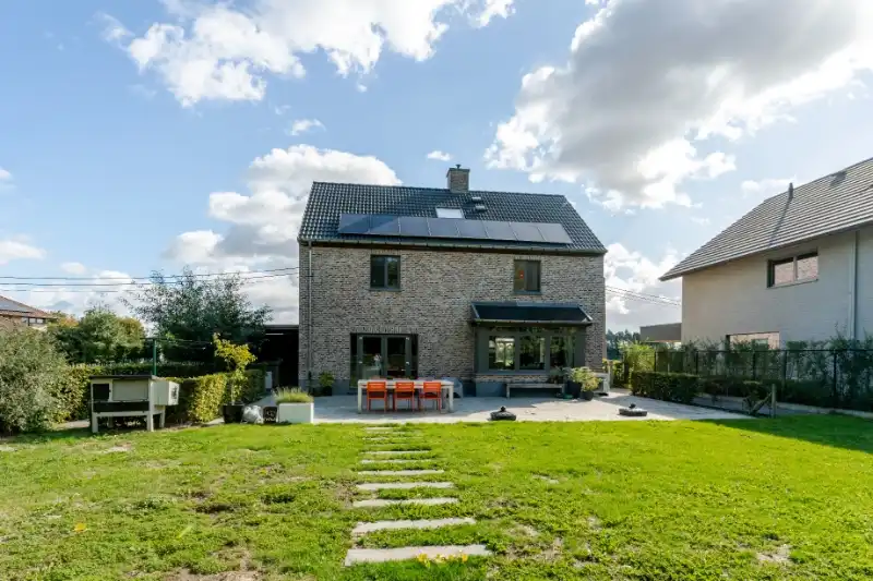 Grote woning op ruim perceel met landelijk karakter. foto 14