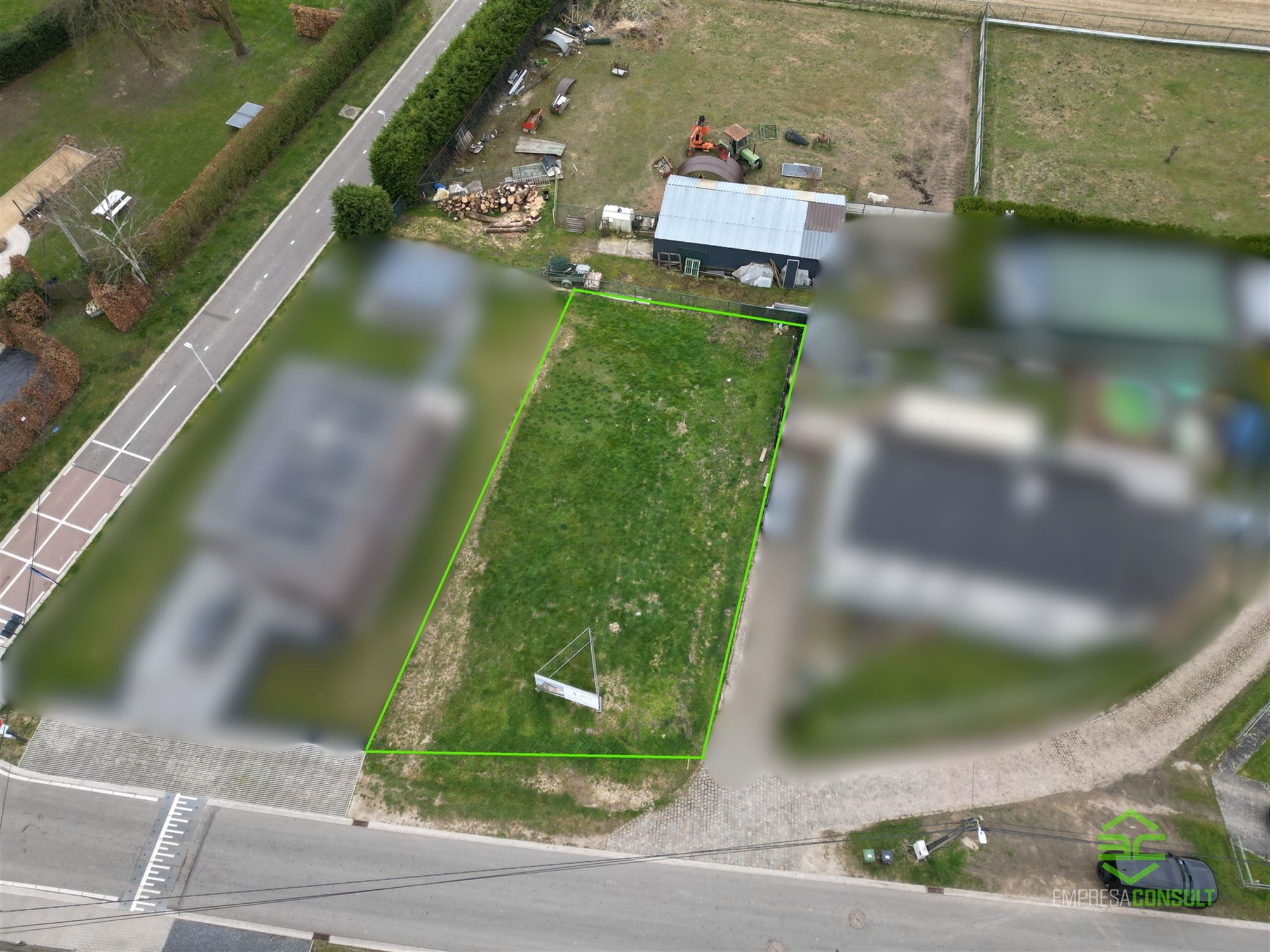 Rustig gelegen bouwgrond van 4a73ca voor OB met bouwplannen! foto {{pictureIndex}}