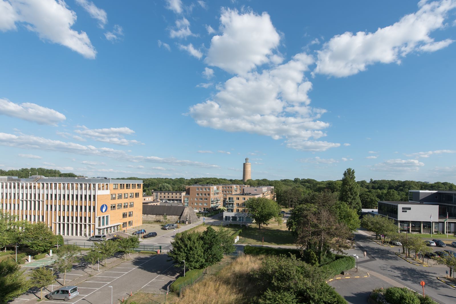 Gerenoveerd appartement met 2 slpk en zicht op Mercator foto 13