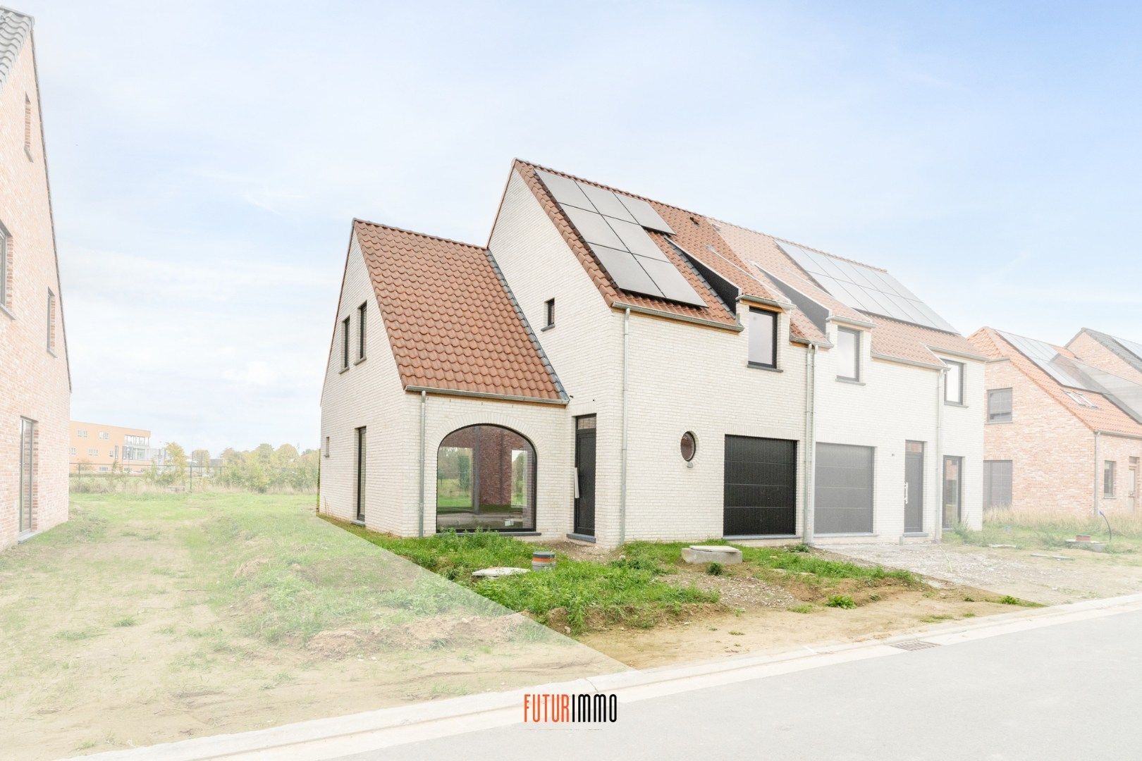 Nieuwbouwwoning met garage foto {{pictureIndex}}