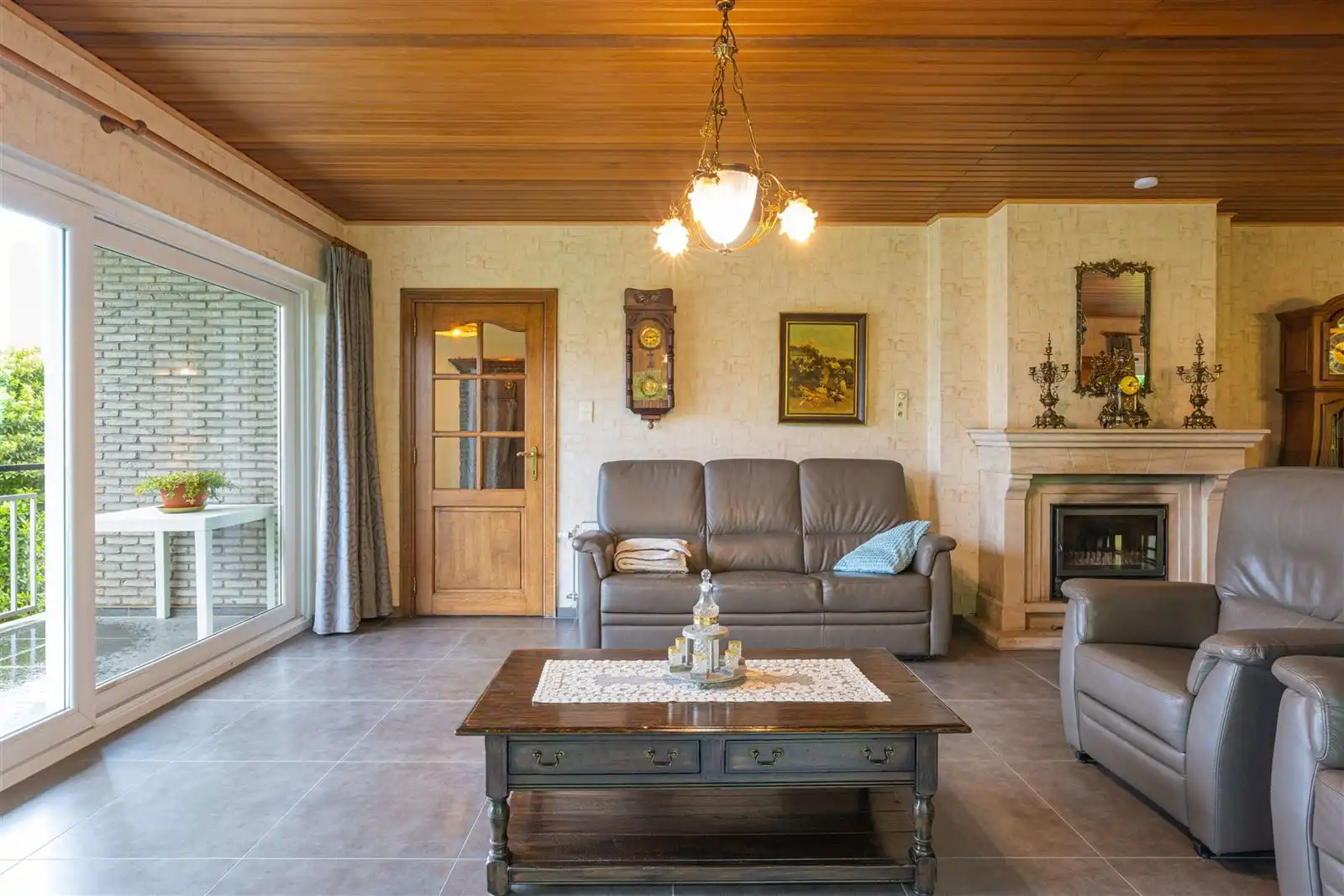 INSTAPKLARE VILLA MET LOODS TE ZWALM foto 7