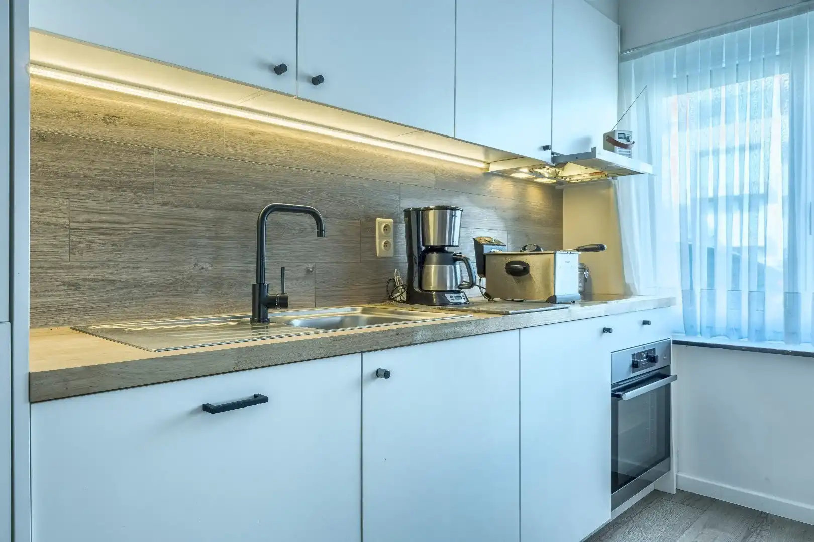 Instapklaar tweeslaapkamerappartement vlakbij de zeedijk. foto 8