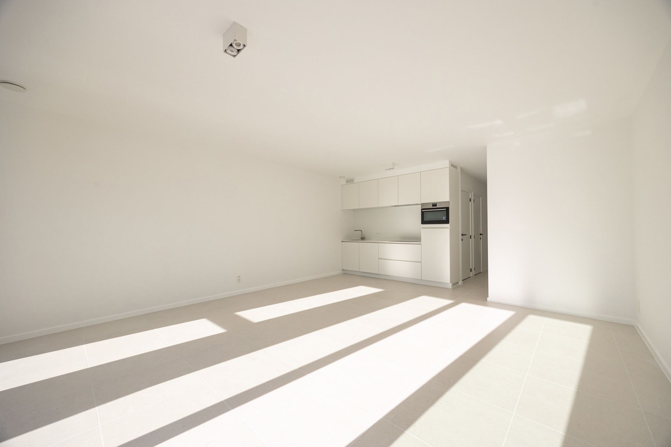 Modern en lichtrijk nieuwbouwappartement met 2 slaapkamers foto 9