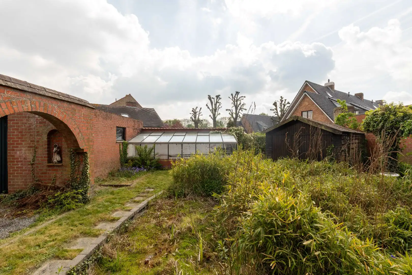 Karaktervolle woning met garage, tuin en veel potentieel in Brugse rand foto 12