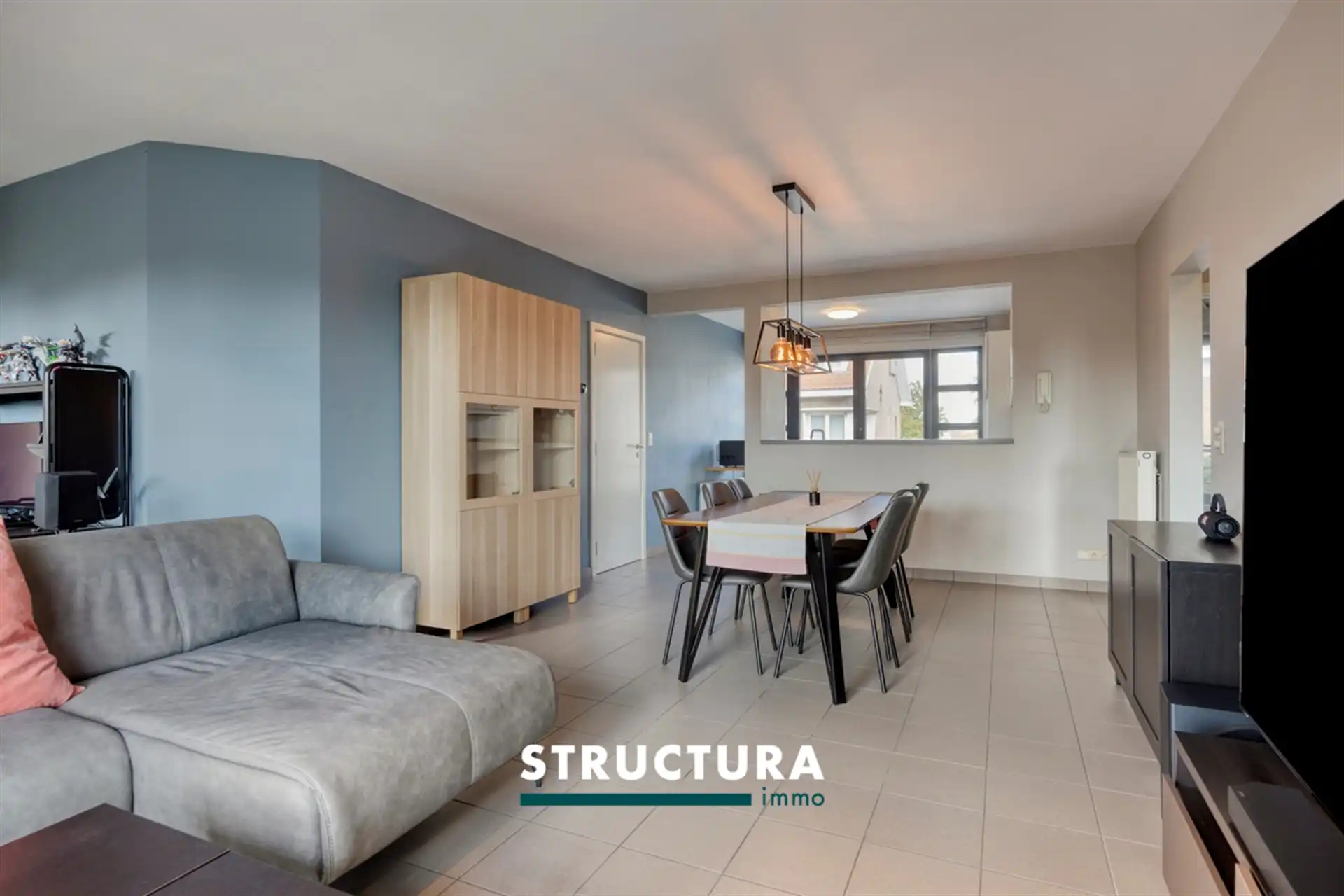 Instapklaar appartement in hartje Brussegem foto 3