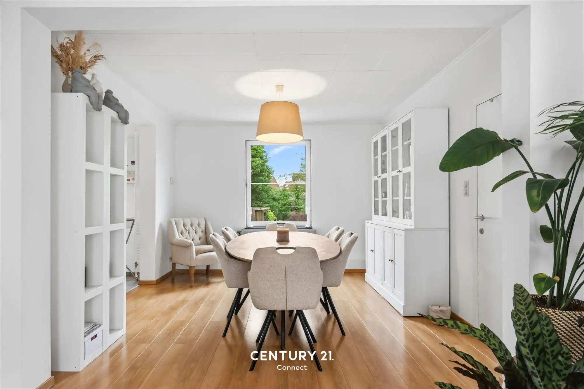 Instapklaar en lichtrijk appartement op top locatie! foto 7