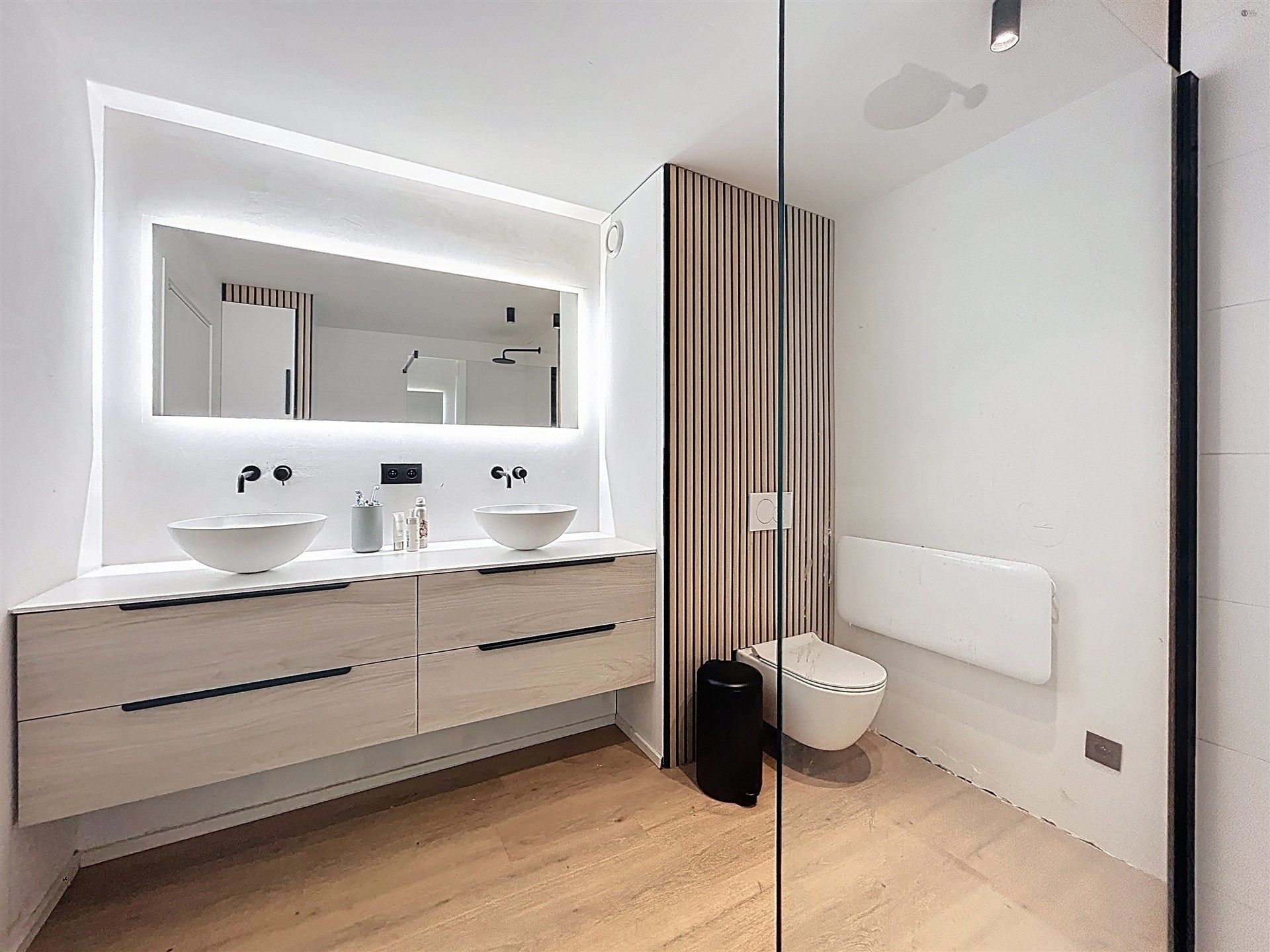 Recente woning met 4 slk en autostaanplaats op toplocatie foto 11