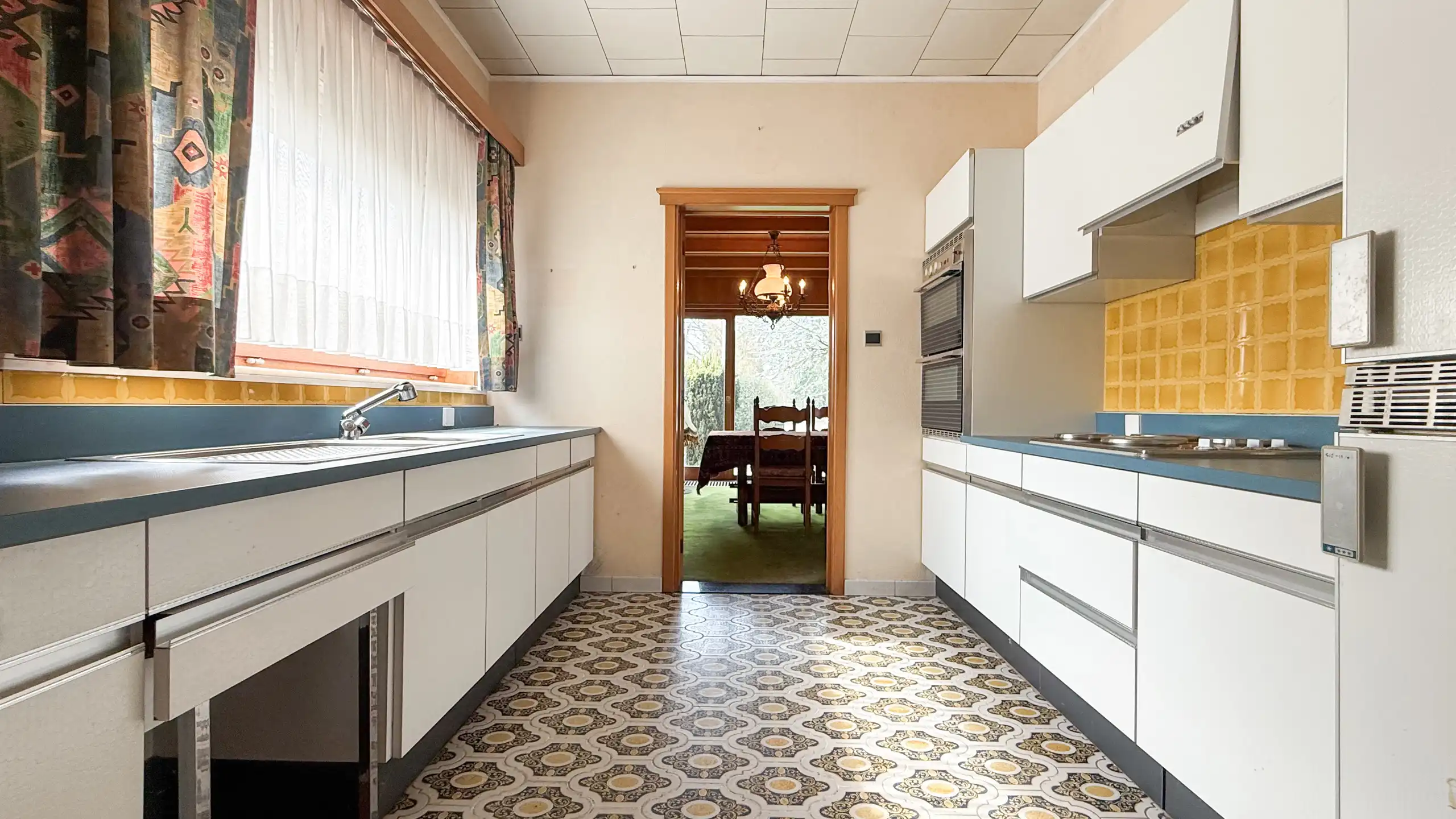 Rustig gelegen bungalow op zeer ruim perceel in Heusden! foto 8