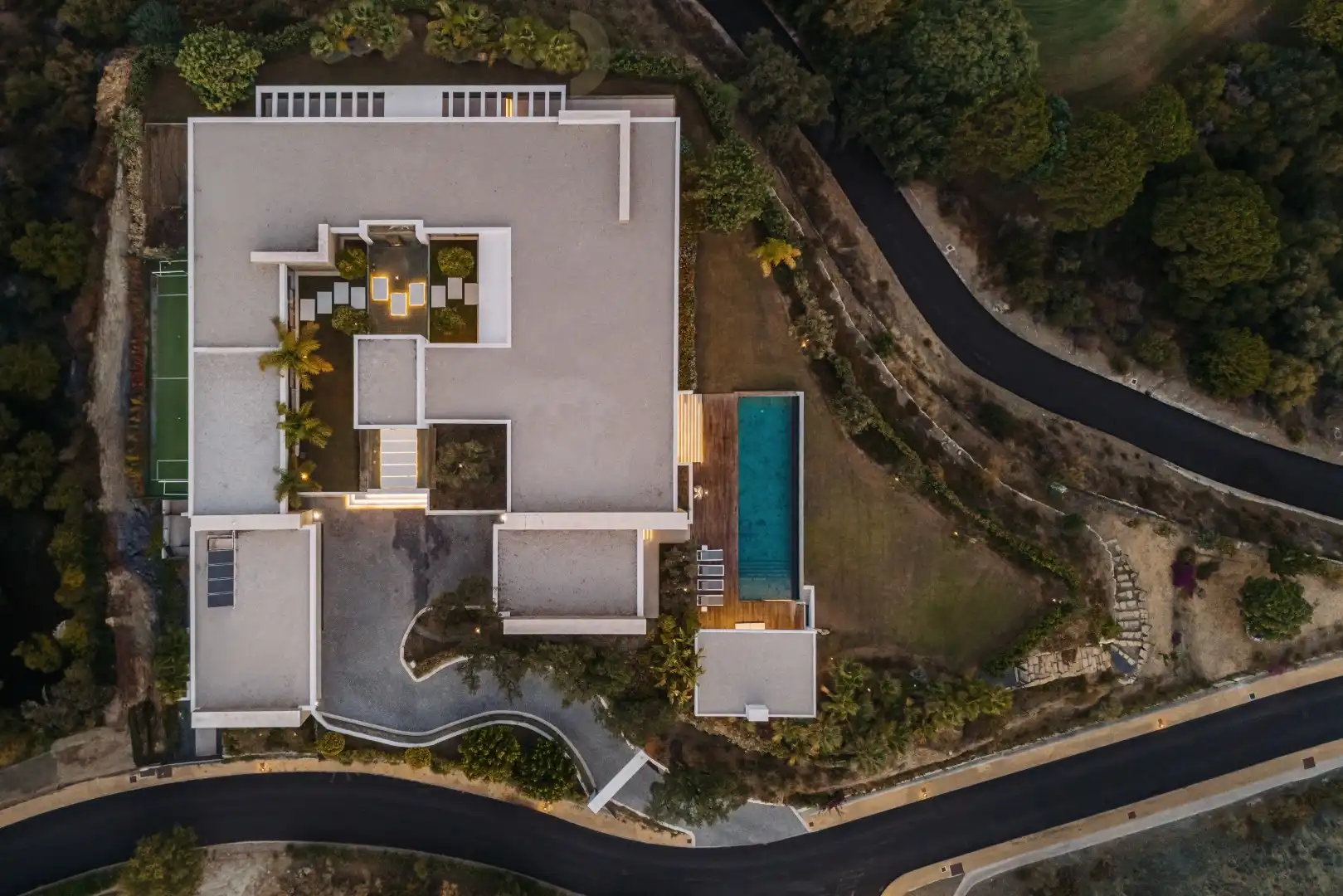 Subliem landhuis bovenop een heuvel met uitzicht op de Middellandse Zeekust. foto 49