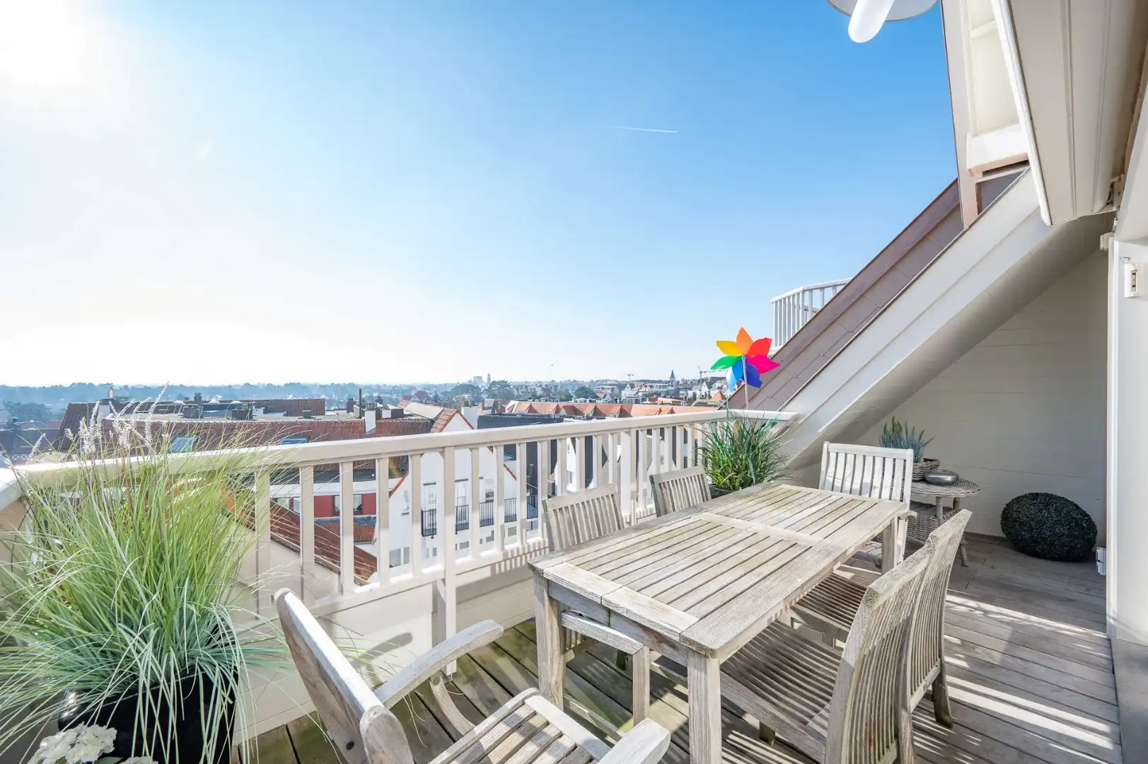 Prachtige penthouse gelegen op de Kustlaan met open zicht op de villa's in het Zoute foto 5