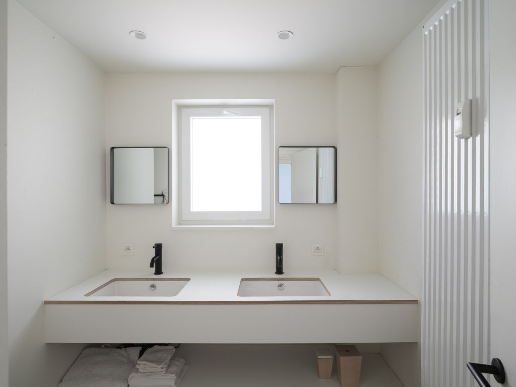 Smaakvol gerenoveerd 2-slaapkamer appartement met garage foto 11