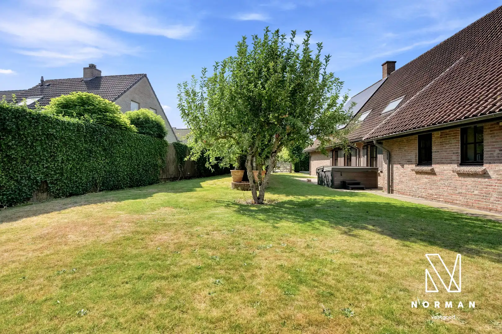 Villa met zwembad op een perceel van 1.598 m² foto 34