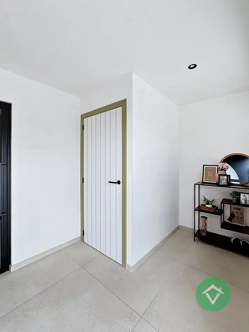 Instapklare woning met 4 slaapkamers en tuin te huur in Roeselare foto 4