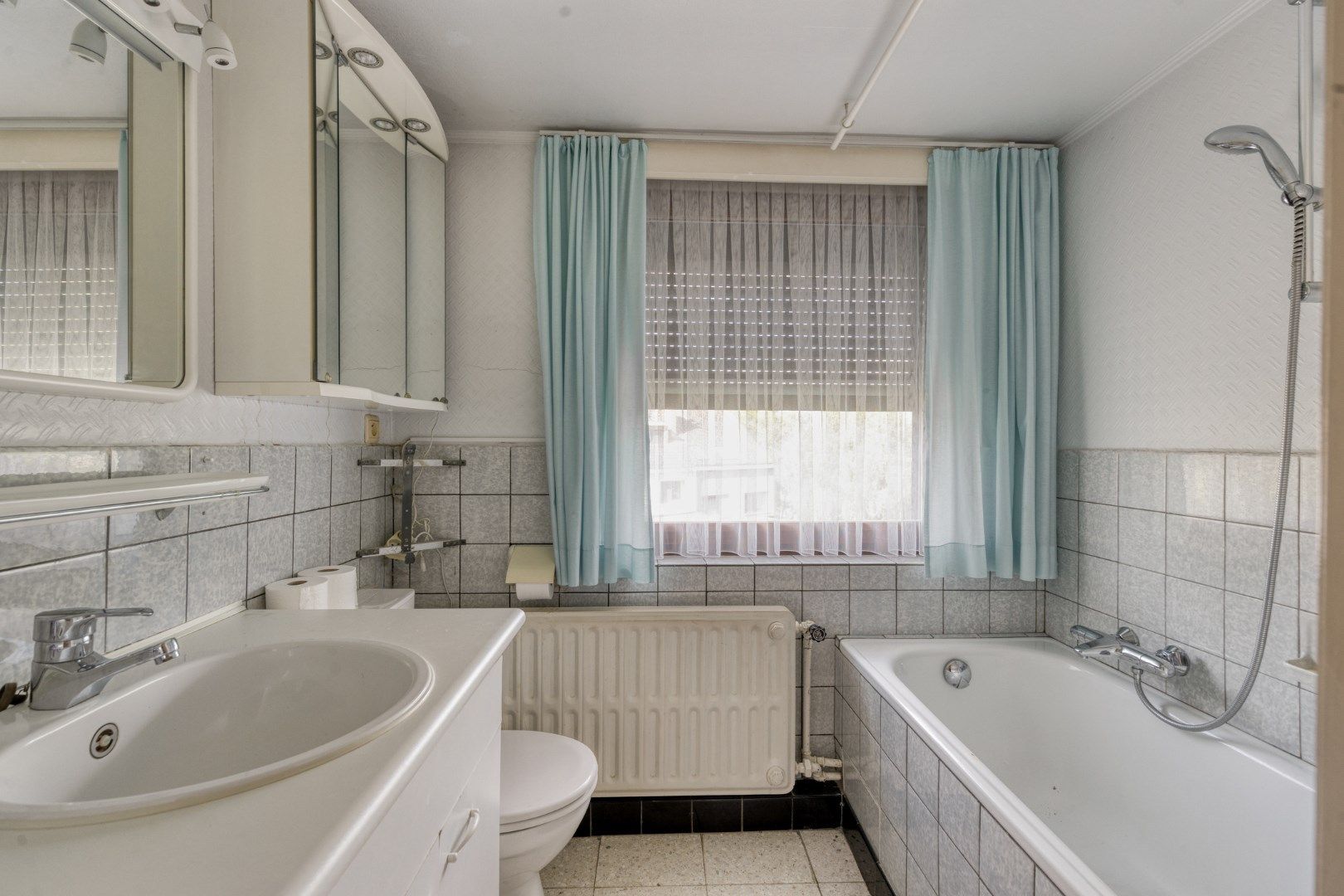 Ruime woning met 3 slaapkamers en garage! foto 11