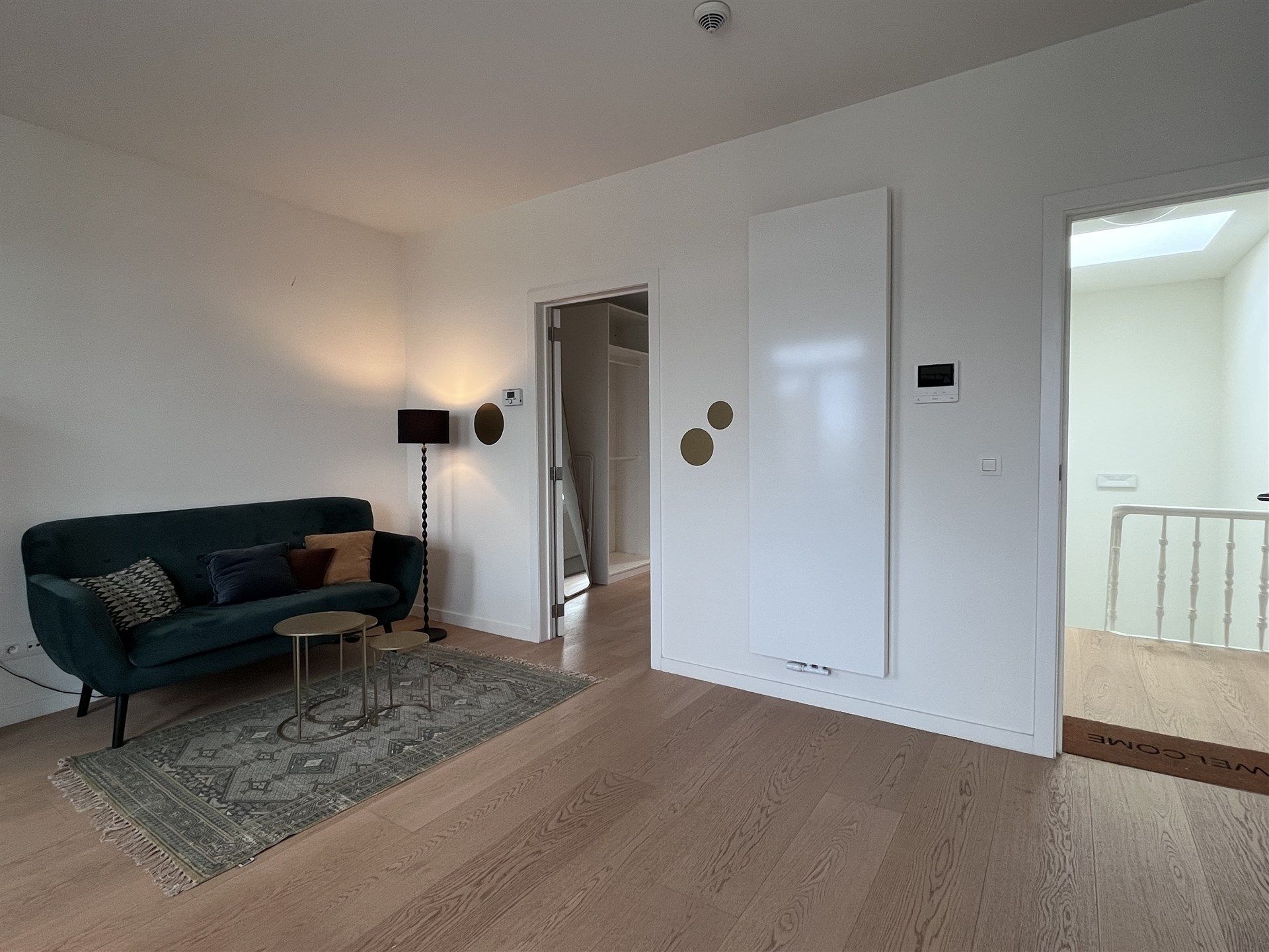 Gemeubeld appartement gelegen op de bovenste verdieping  foto 4