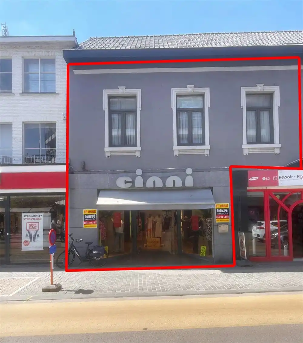 Handelsruimte op toplocatie in het hart van de beste winkelstraat van MOL. foto {{pictureIndex}}