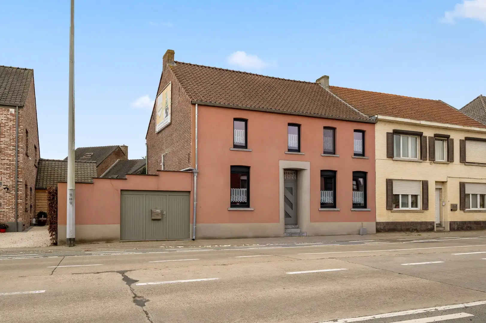 Instapklare rijwoning te Boutersem met tuin en 2 garages foto 30