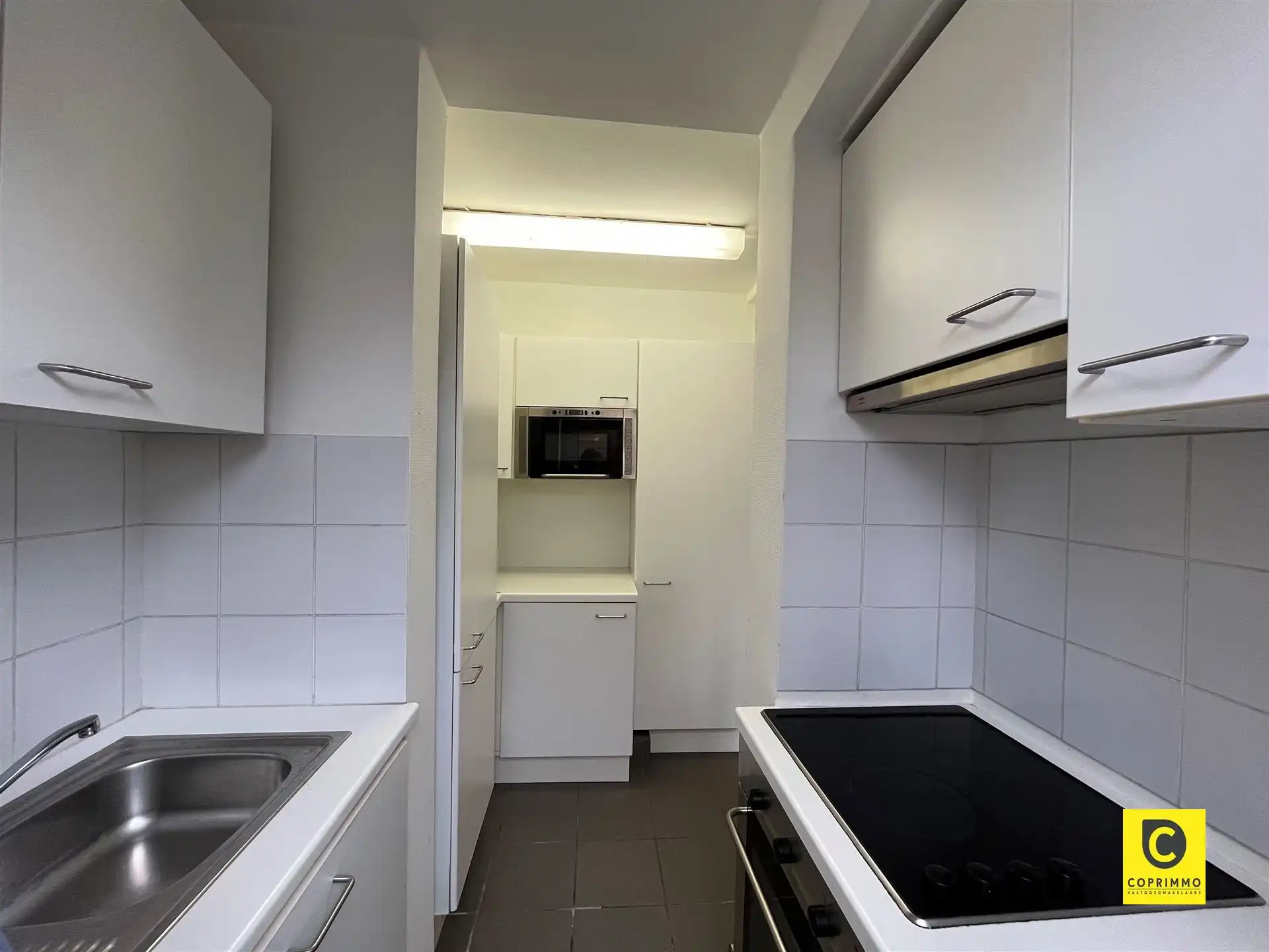 Gelijkvloerse studio op rustige ligging met terras foto 3