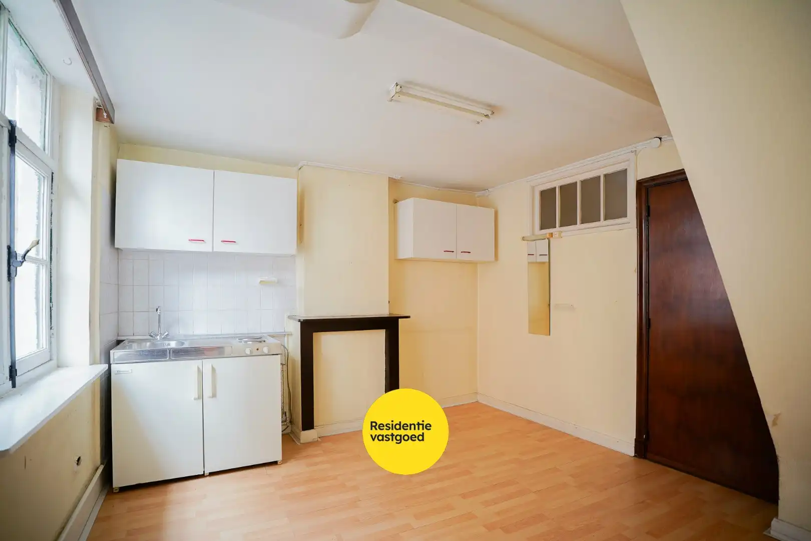 Karaktervolle hoekwoning op topligging in hartje Brugge foto 11