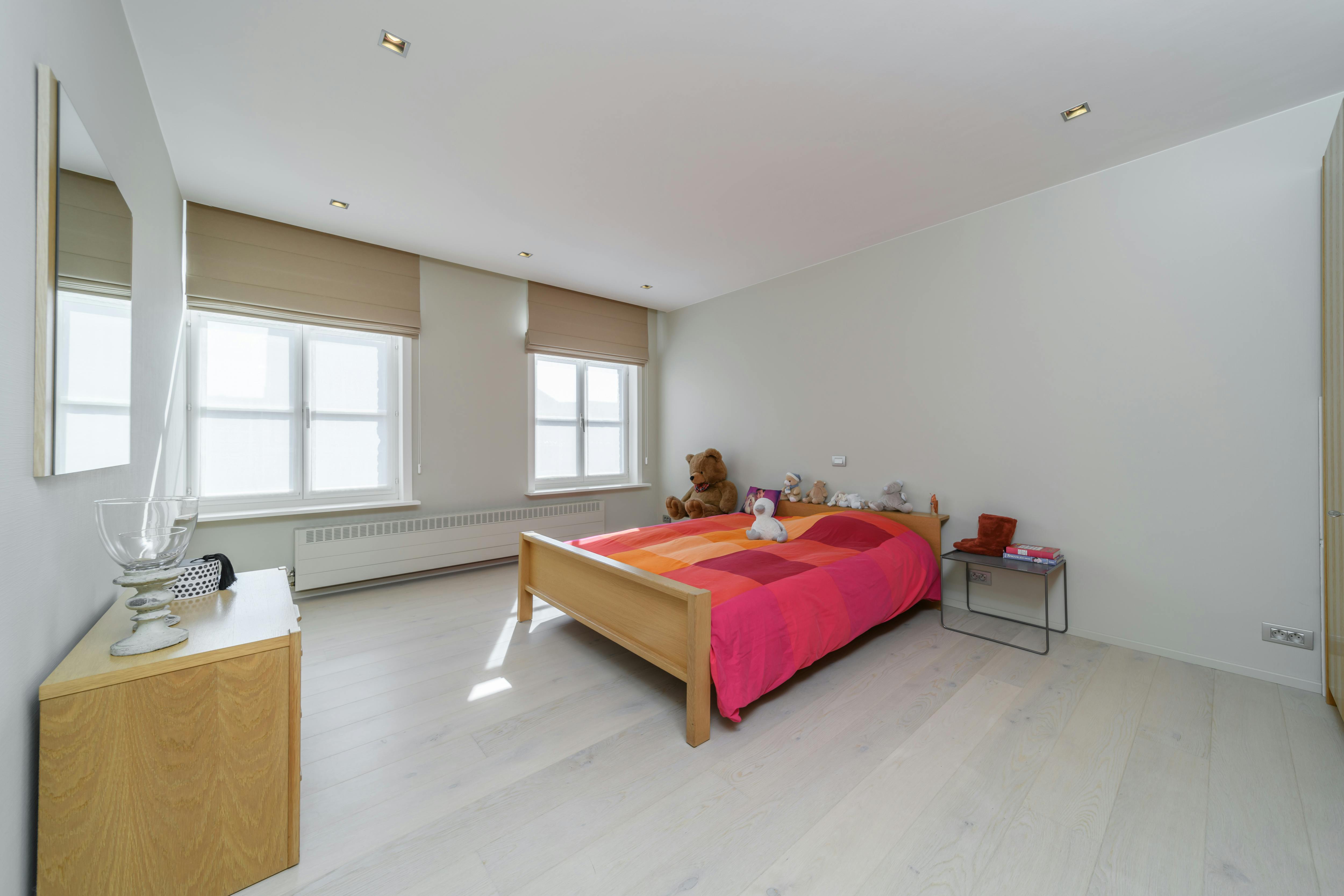 Herenhuis met ruime garage te koop in Izenberge. foto 20