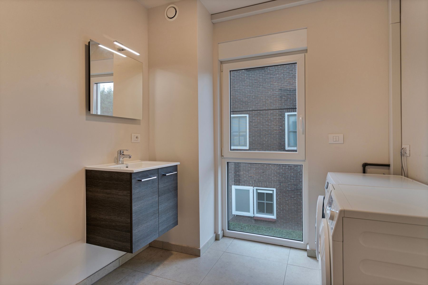 Recente instapklare woning met 4 slaapkamers ! foto 15
