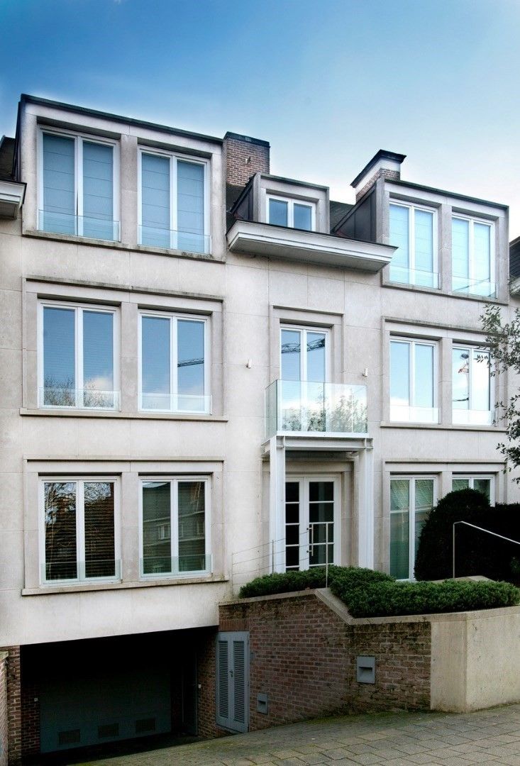 Luxueus ingericht 2-slaapkamer appartement in de kleinschalige residentie Notting Hill (Mons. De Haernelaan) foto {{pictureIndex}}