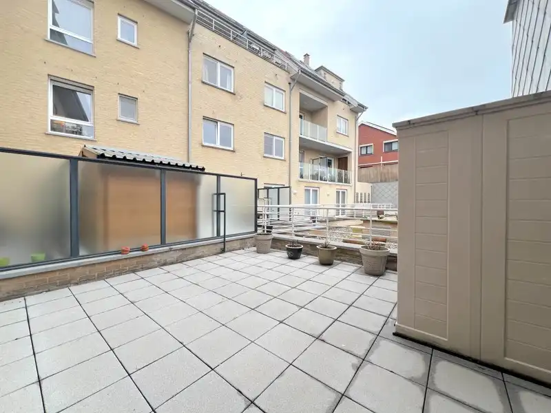 GELIJKVLOERS-APPARTEMENT MET GARAGE te TORHOUT foto 8