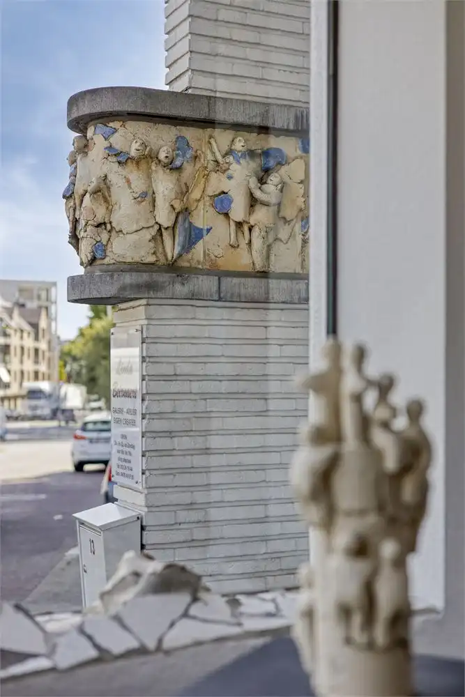 Uniek herenhuis met atelier en ruime bewoonbare oppervlakte in hartje Tongeren foto 2