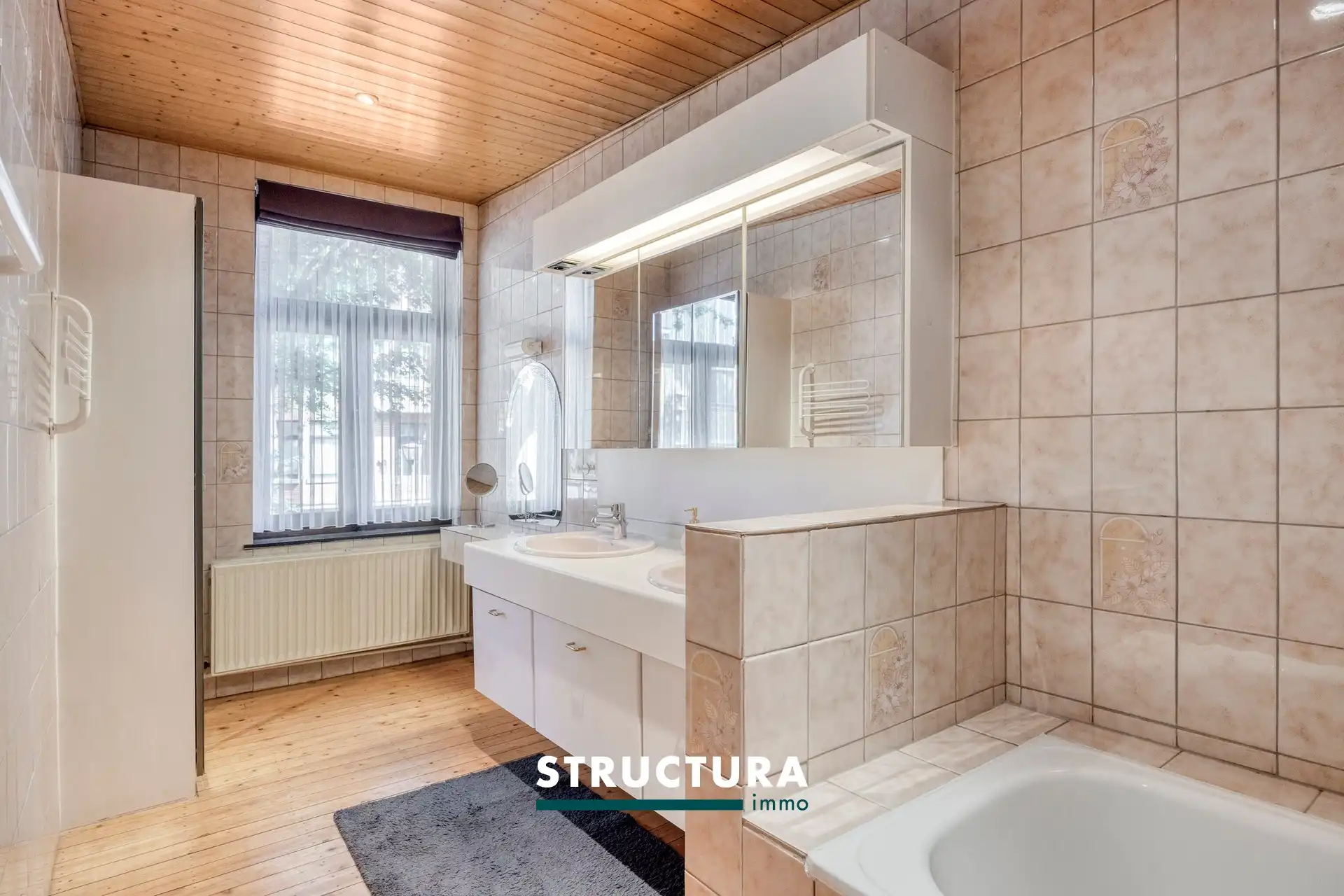 Ruime en lichtrijke woning met een aangename zuidgerichte tuin. foto 22