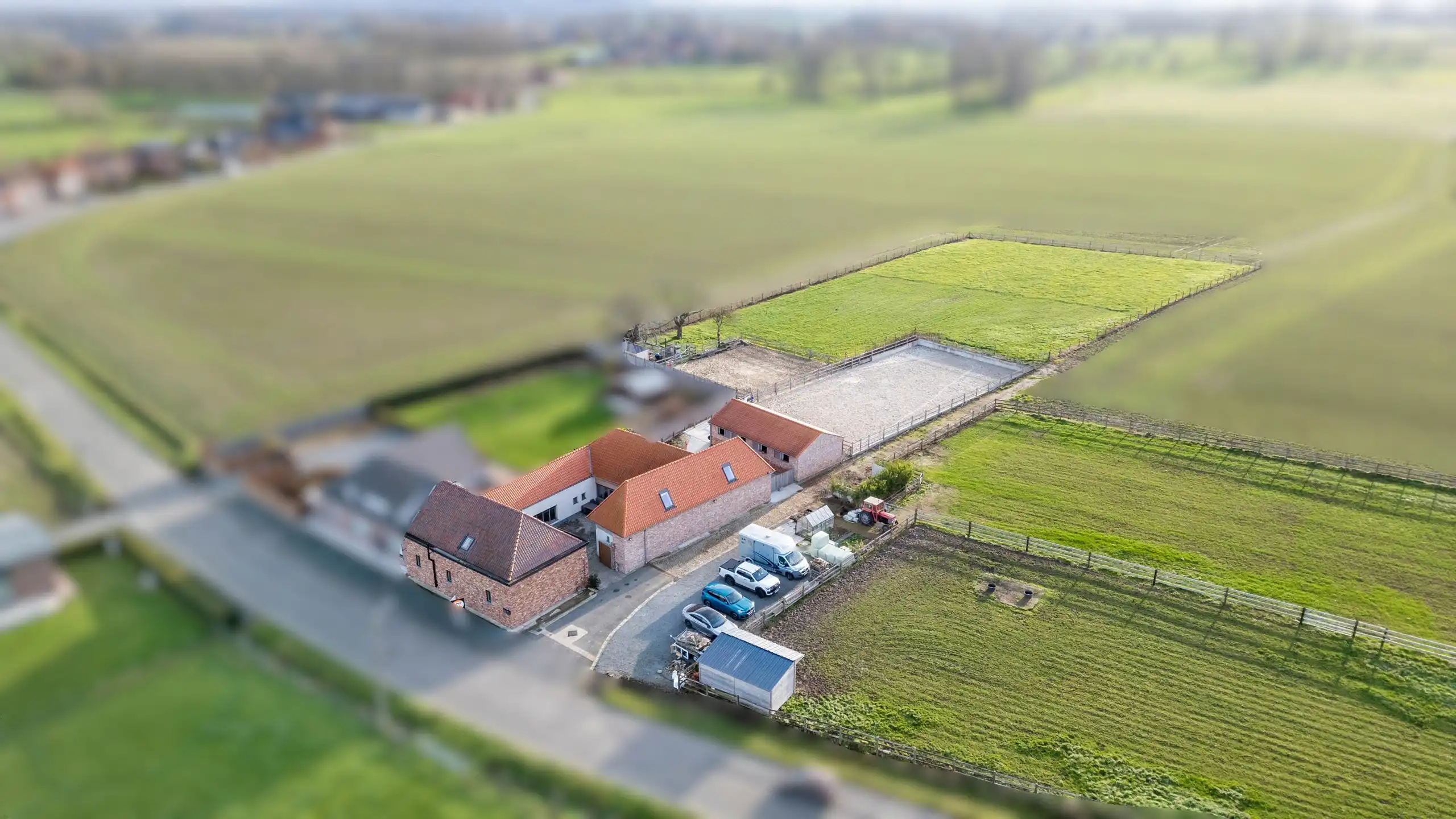 LIERDE -  Rustig gelegen vierkantshoeve op 1,5 ha foto 3