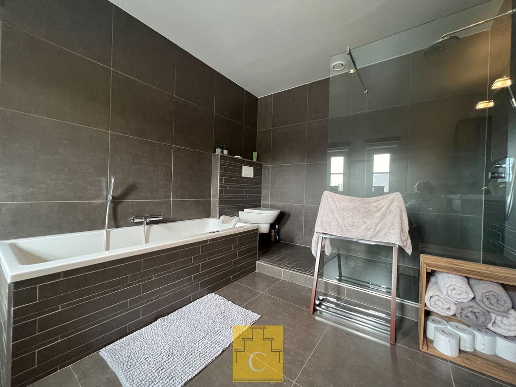 instapklare half open woning met garage en zonnige tuin foto 12