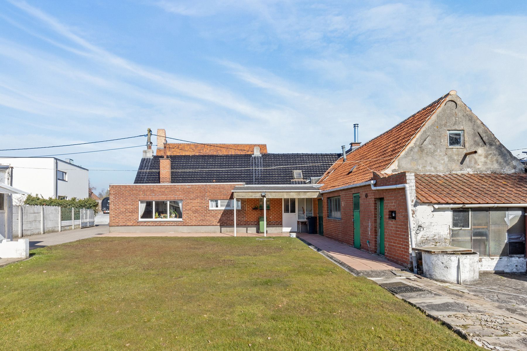 Te renoveren pand op rustige ligging met groene vergezichten foto 2