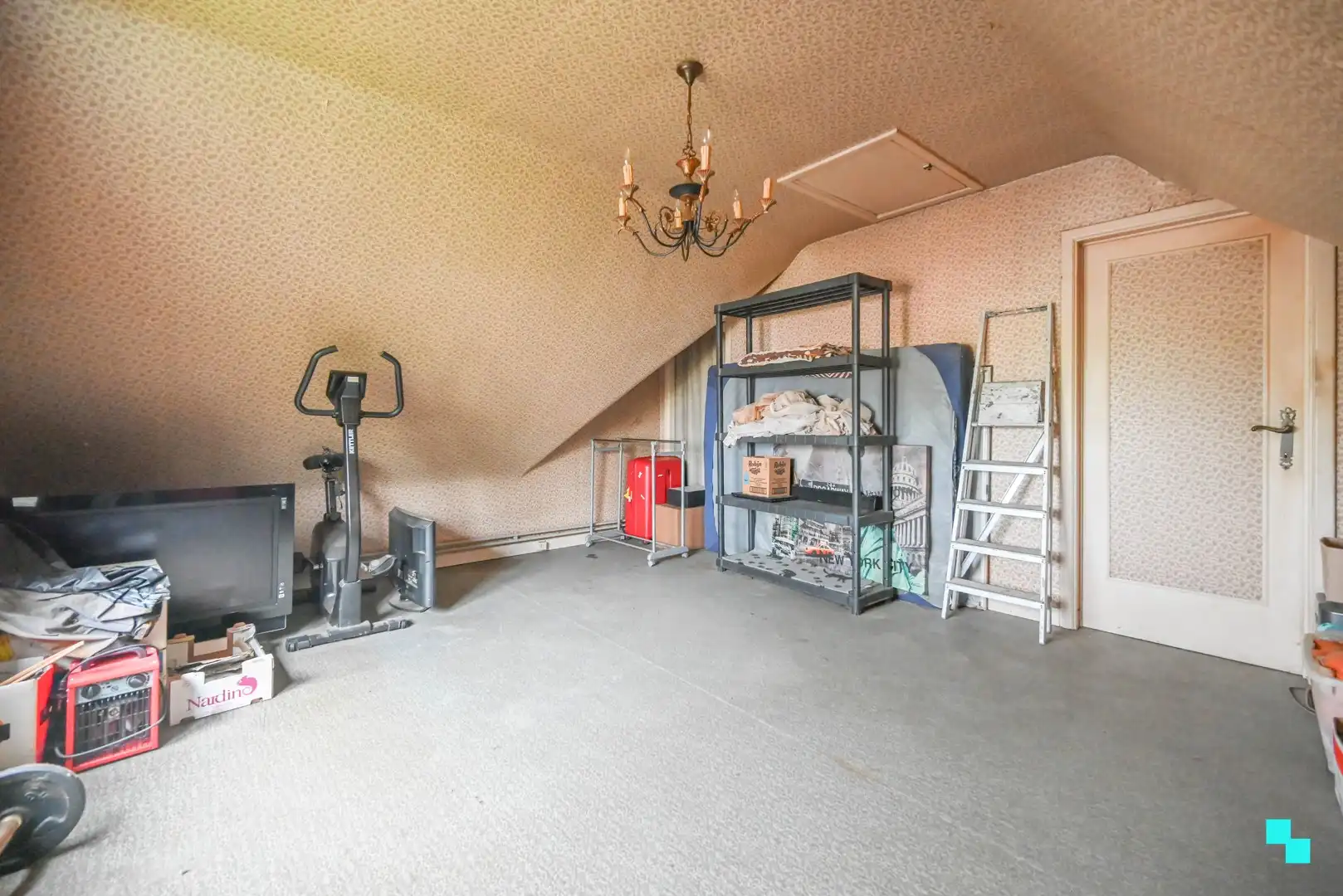 Alleenstaande woonst met atelier/loods foto 25