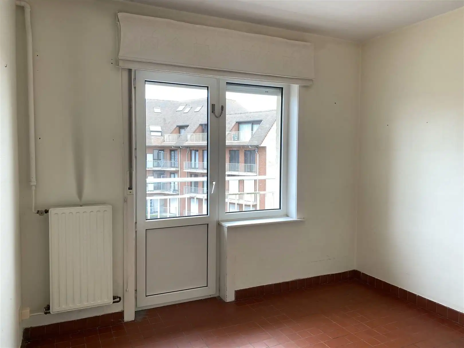 ongemeubeld appartement met frontaal zeezicht foto 10