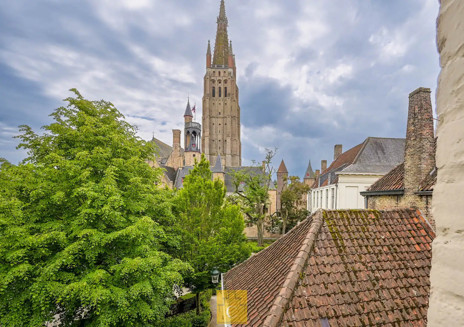 Droomhuis op een toplocatie in Groeninge, palend aan het toekomstig museumpark, zelden geziene high-end afwerking, zonnepanelen en aangename terrastuin foto 33
