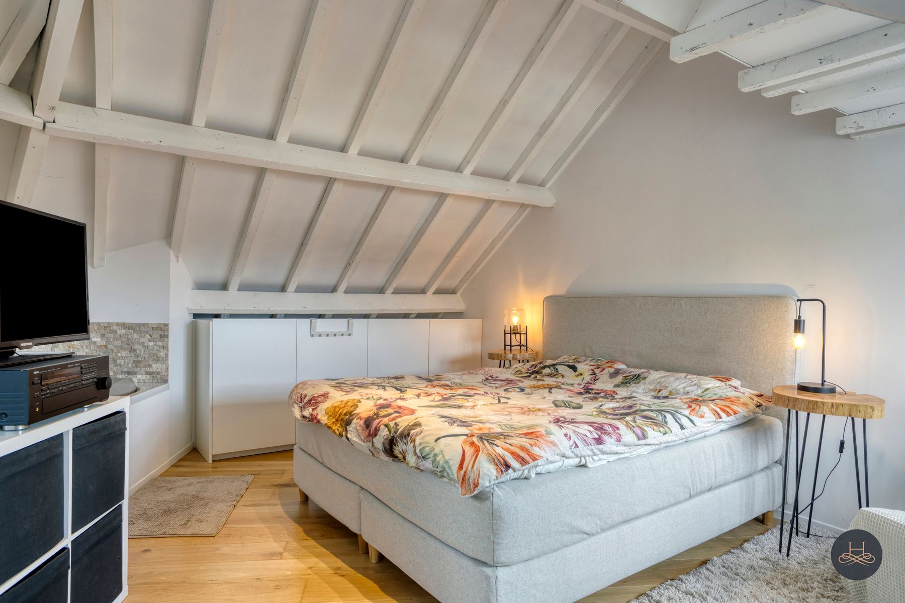 Charmante, volledig gerenoveerde & ruime woning met voortuin foto 20