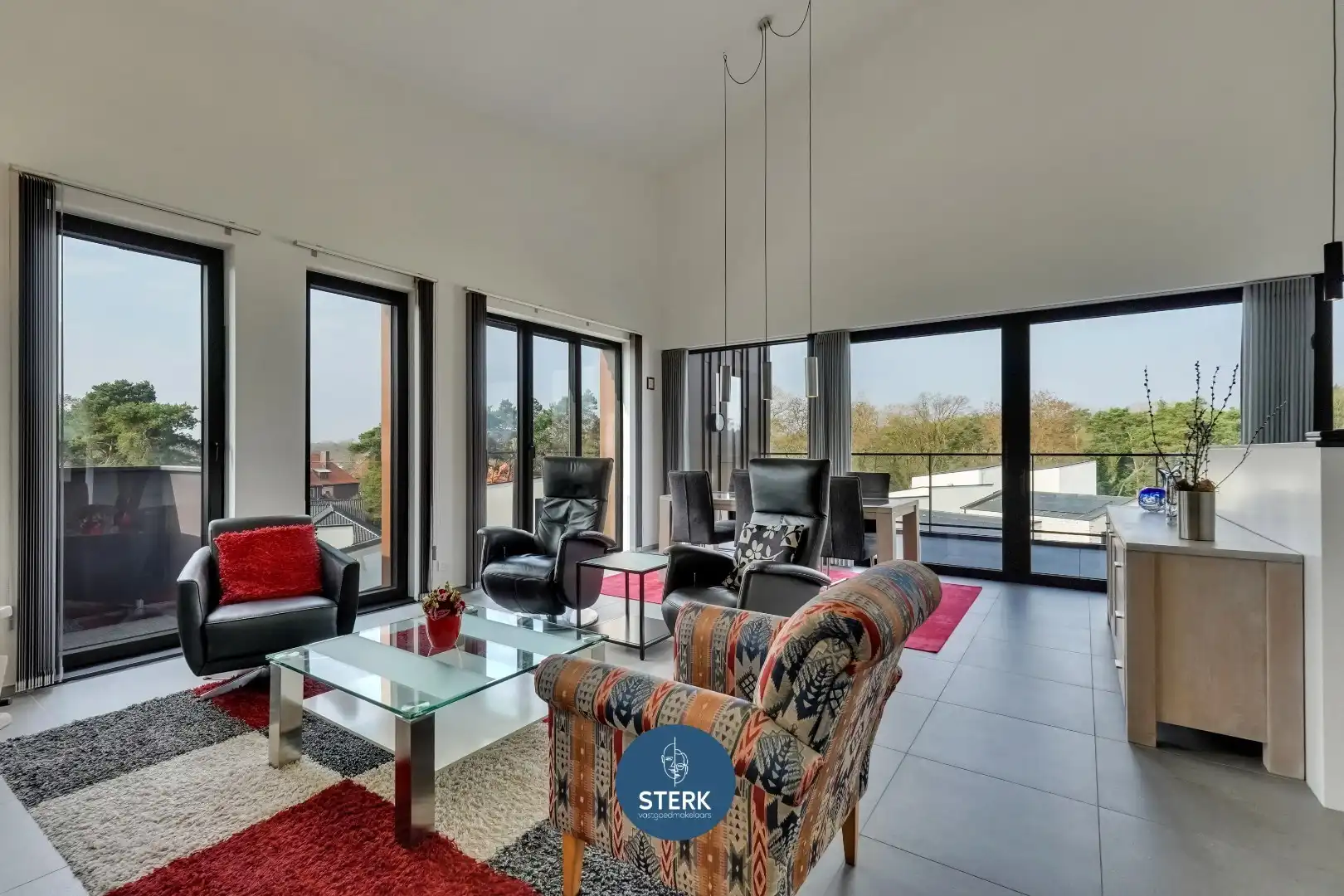 STIJLVOL PENTHOUSE MET 3 SLPKS EN 2 TERRASSEN IN EEN GROENE OMGEVING !  foto 2