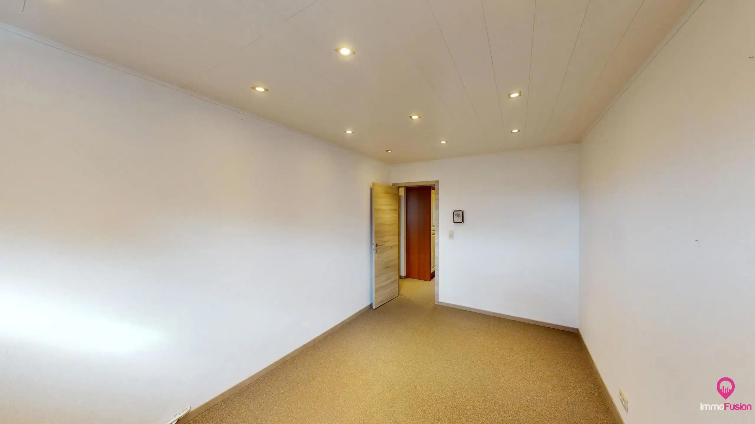 Uitstekend bereikbaar pand met magazijn, bureaus + app! foto 27