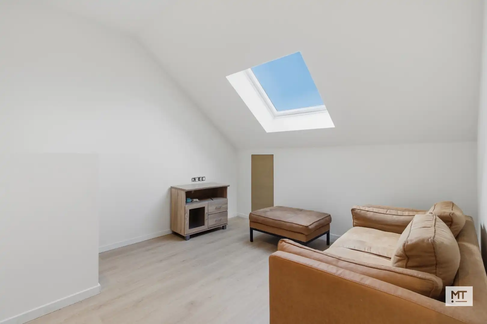 Bijzonder ruime herenwoning te koop in het centrum van Ieper foto 16