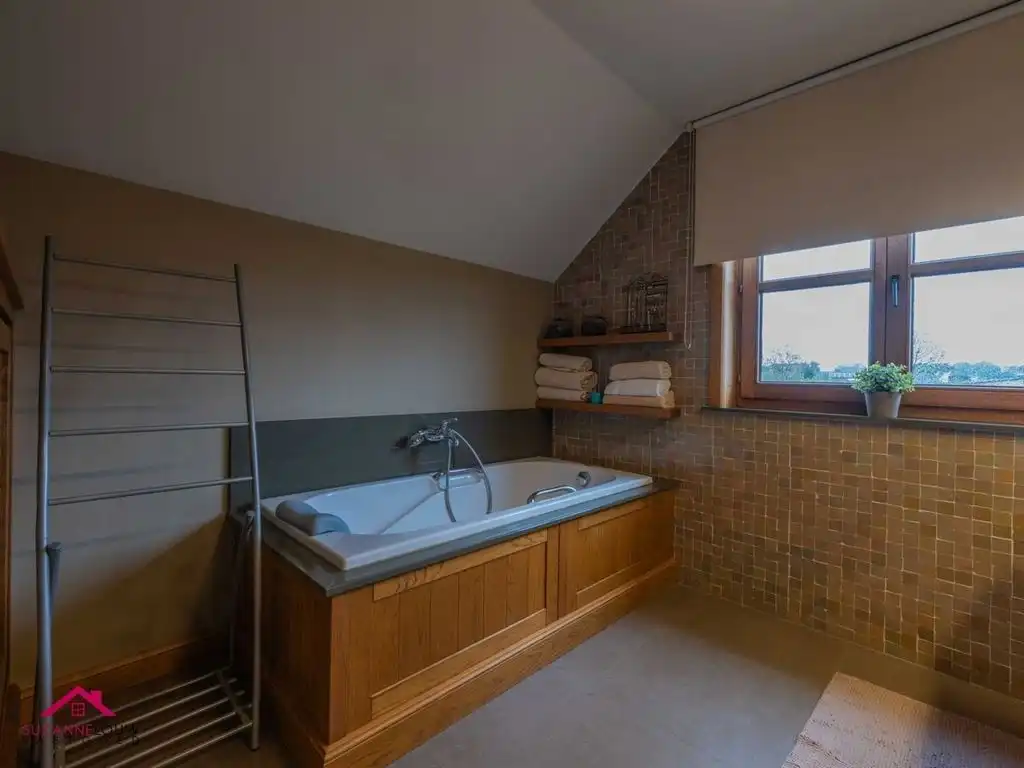 Charmante vrijstaande woning met sfeervol aangelegd terras foto 47