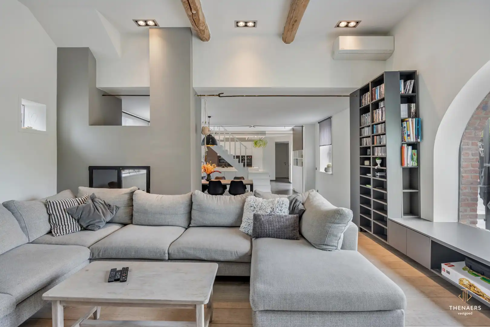 Karaktervolle hoevewoning met 279 m² woonoppervlakte en prachtige tuin op 18a45ca in Heks foto 5