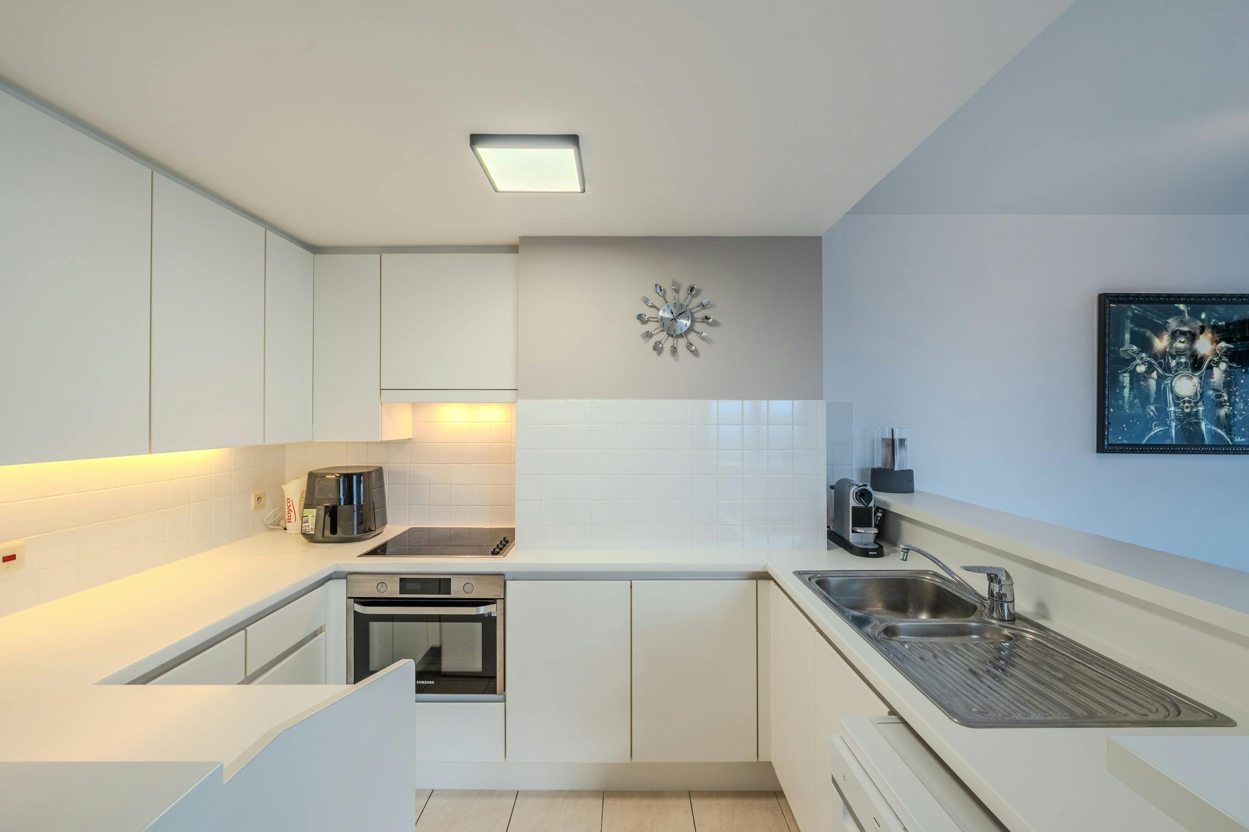 Lichtrijk duplex appartement met twee slaapkamers en groot terras! foto 8