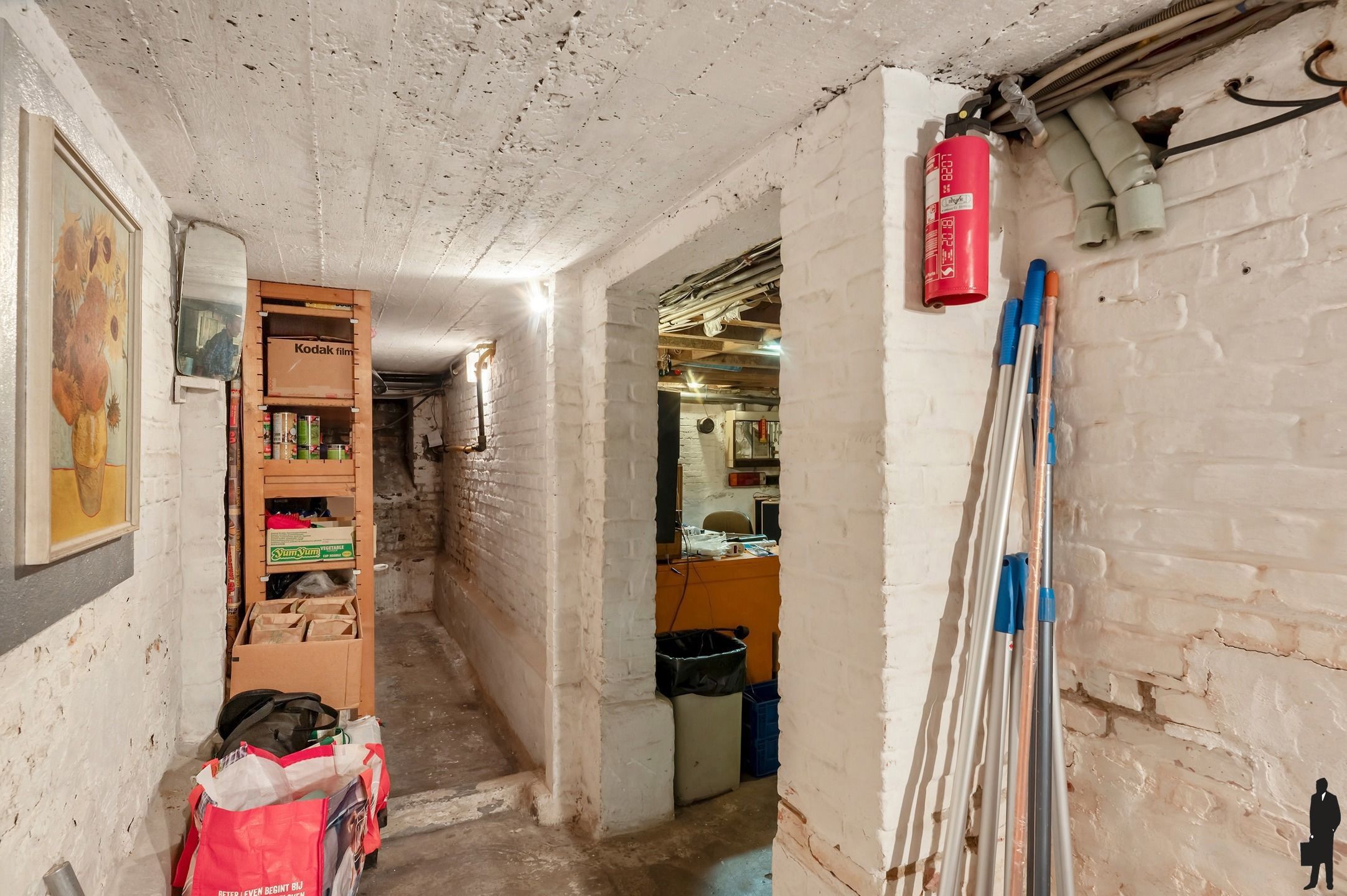 Ruime gezinswoning met bouwgrond. foto 16