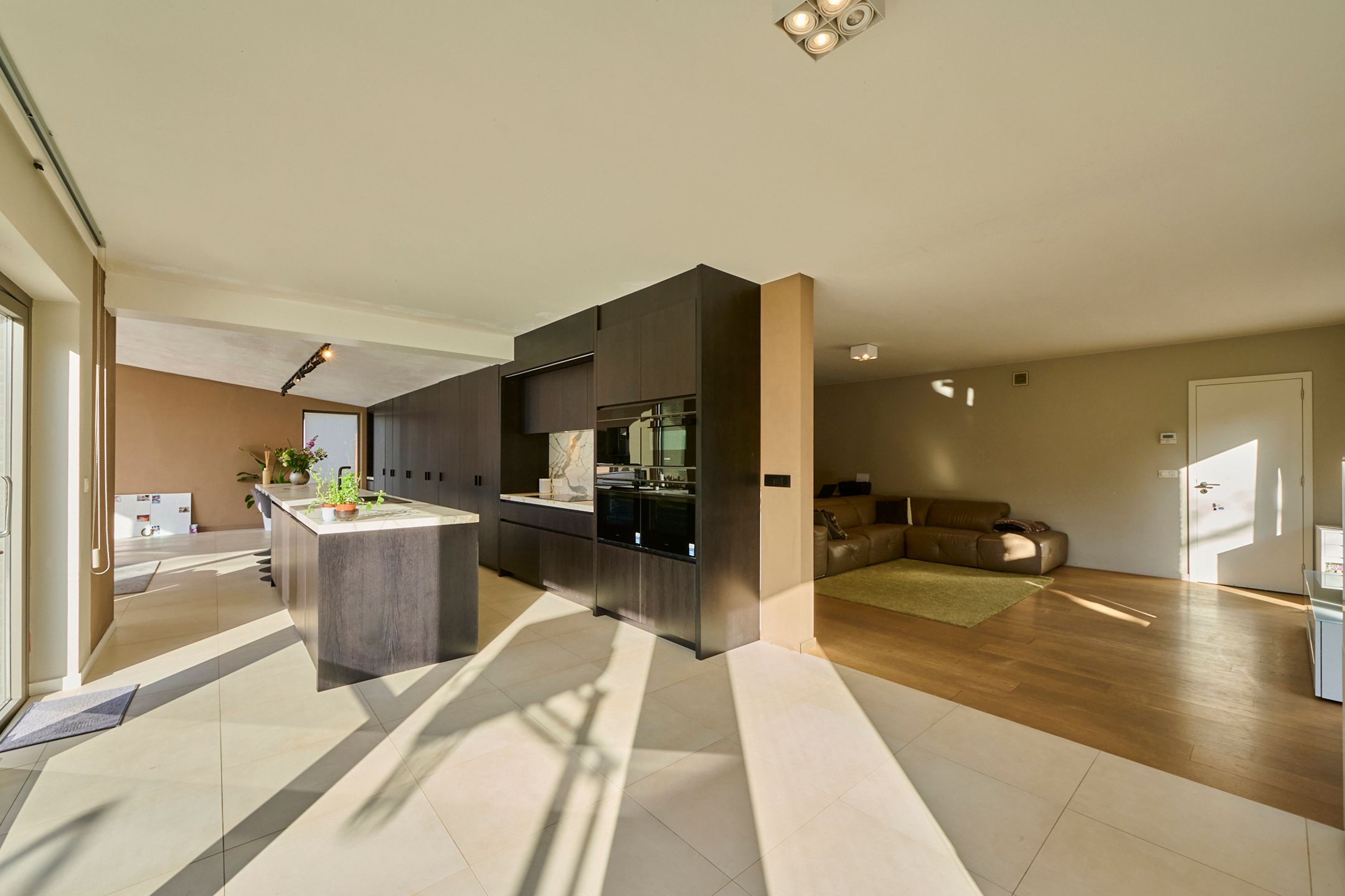 Volledig verbouwde woning met zwembad foto 4