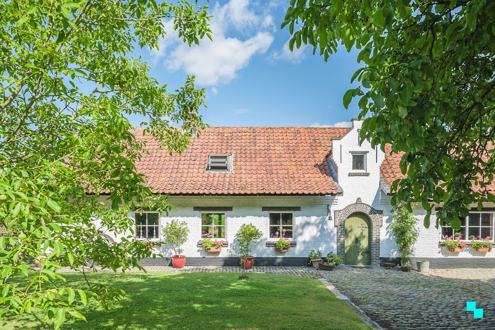 Charmante hoeve in Makkegem foto 3