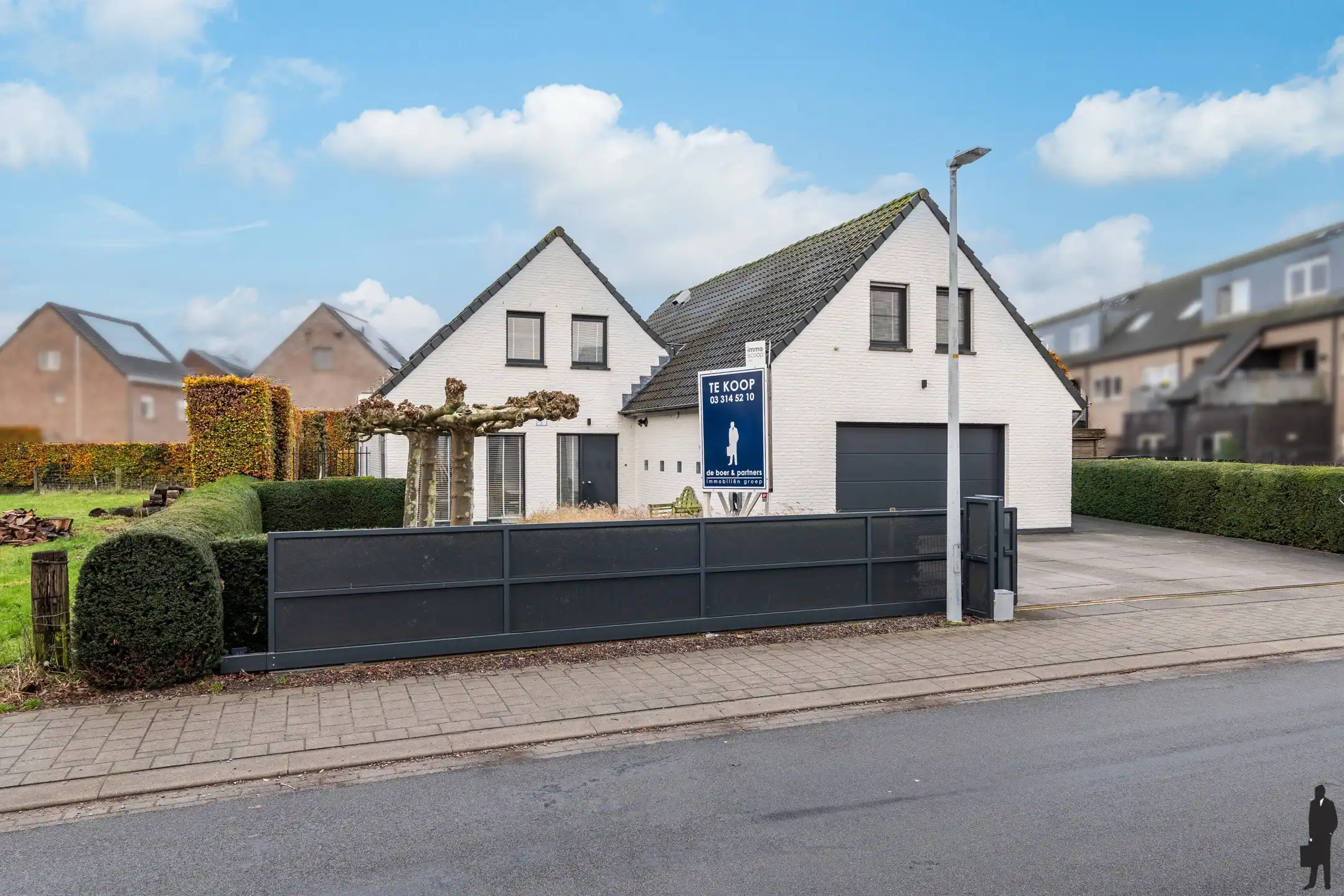 Moderne woning met 332m² bewoonbare oppervlakte foto 2
