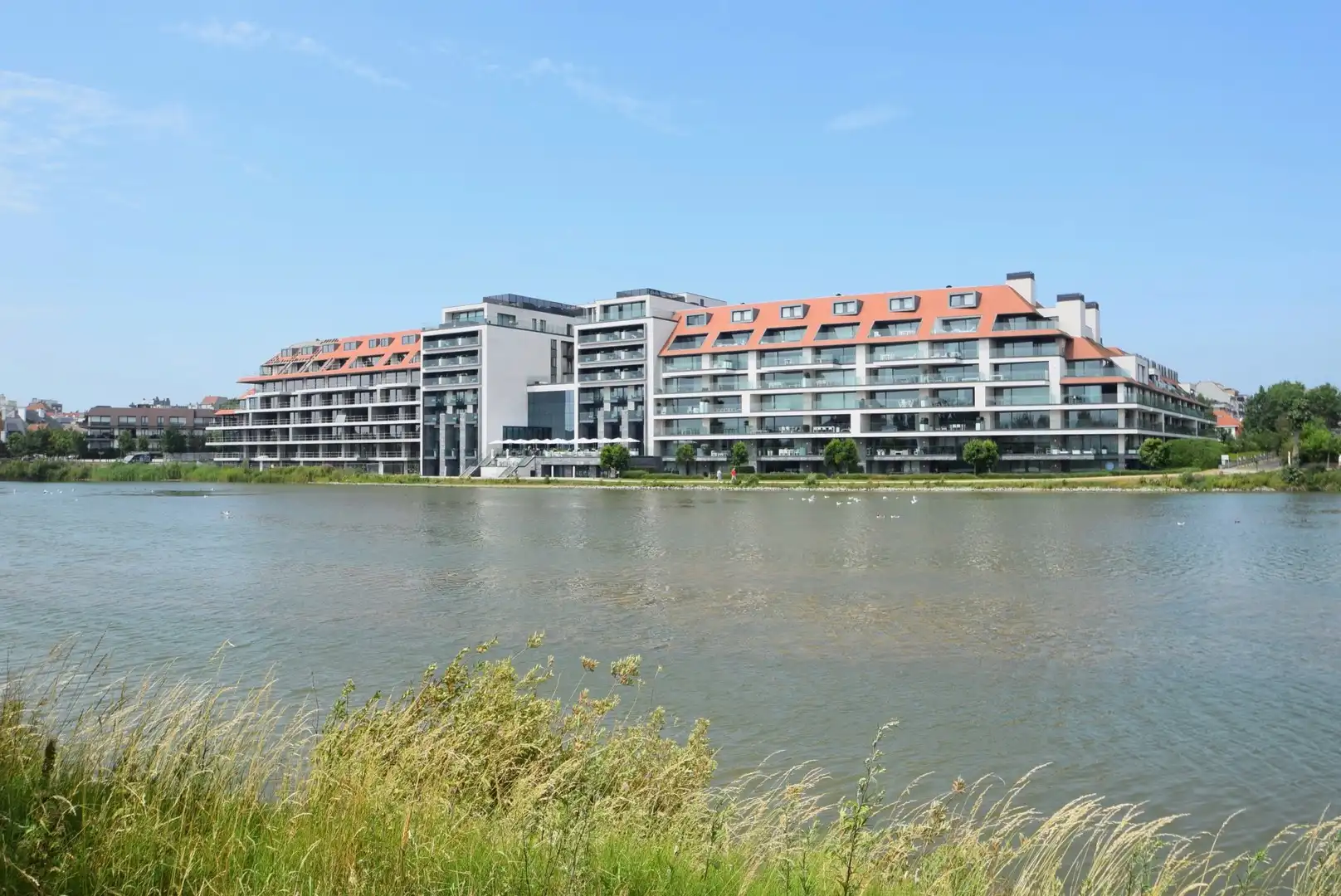 Uitzonderlijk hoekappartement met adembenemend zicht op het Zegemeer. foto 2